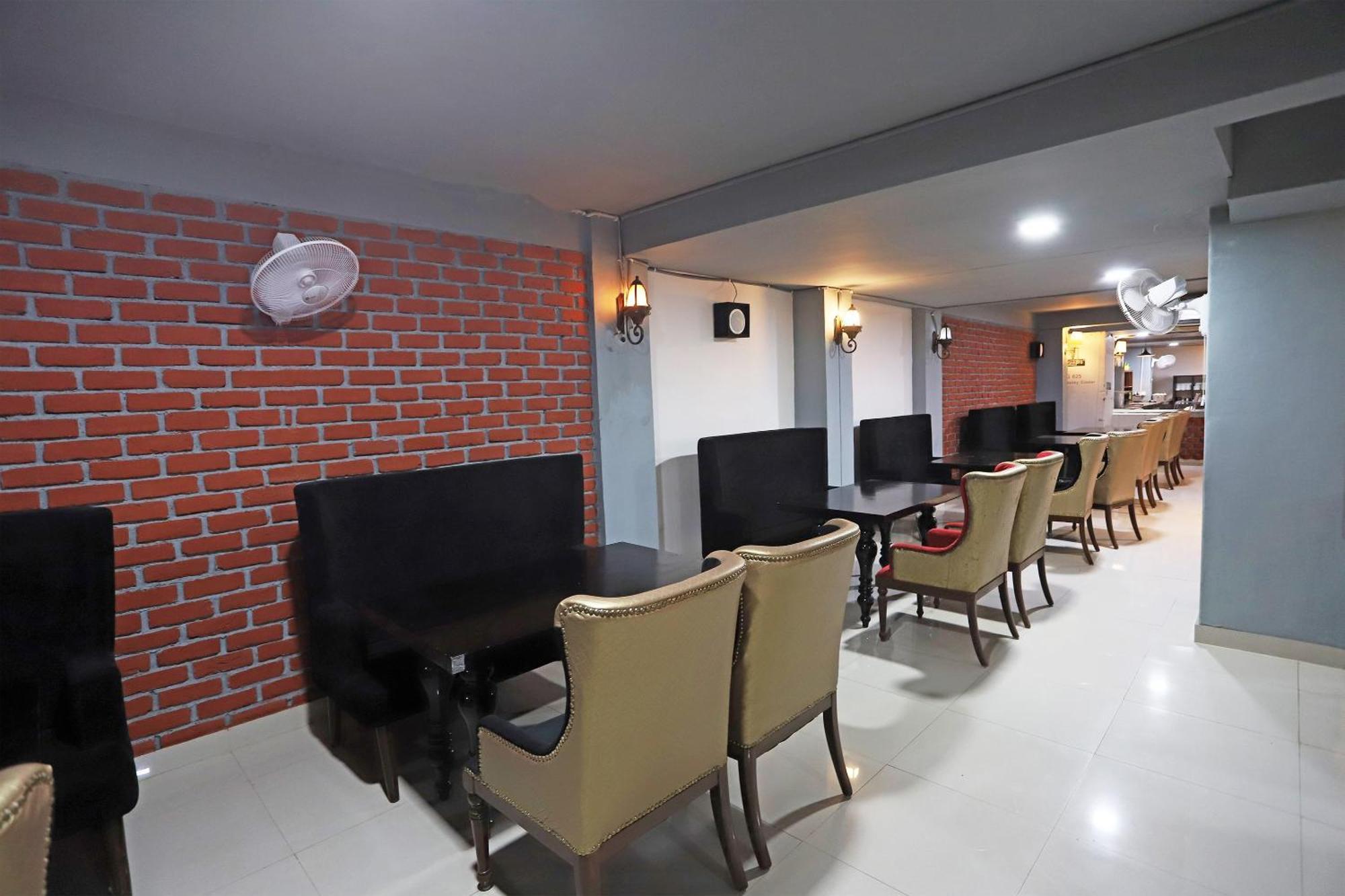 Capital O 18693 Hotel Levanti Gurgaon Esterno foto