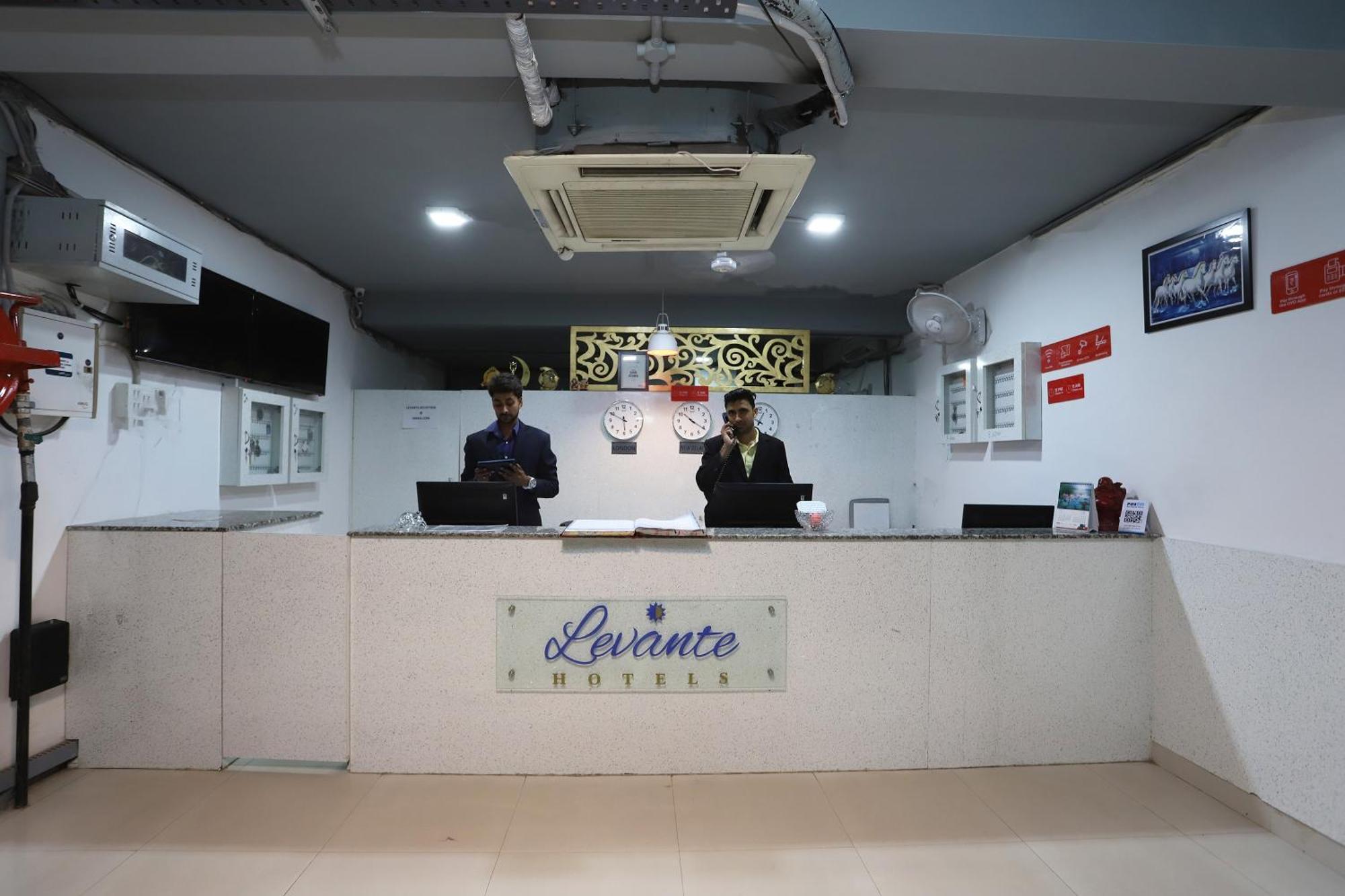 Capital O 18693 Hotel Levanti Gurgaon Esterno foto