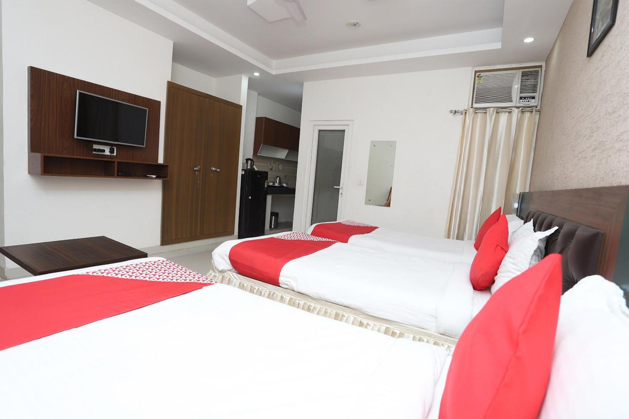 Capital O 18693 Hotel Levanti Gurgaon Esterno foto